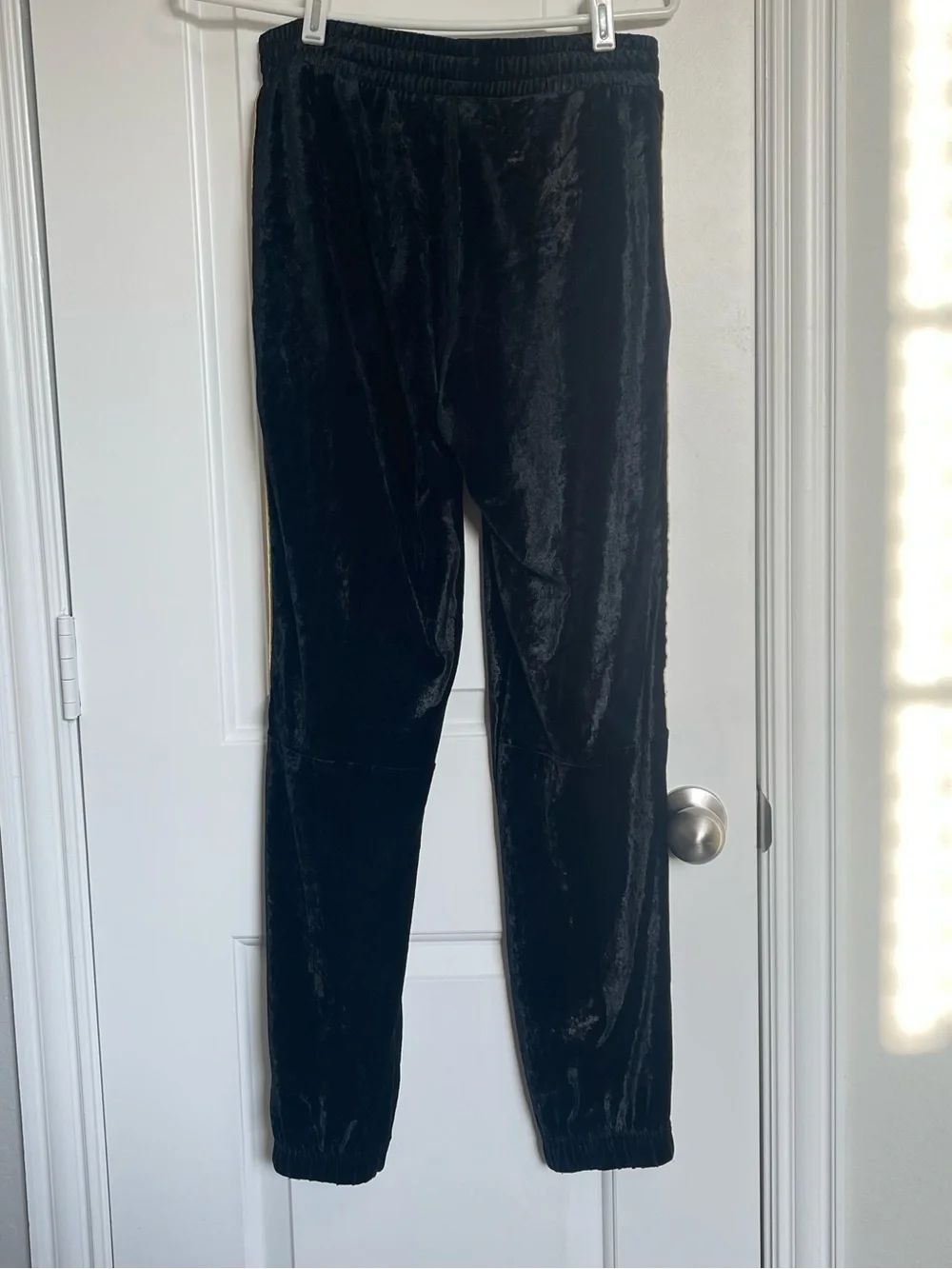 Nike Girls' Crushed Velour Track Pant/Jogger XL